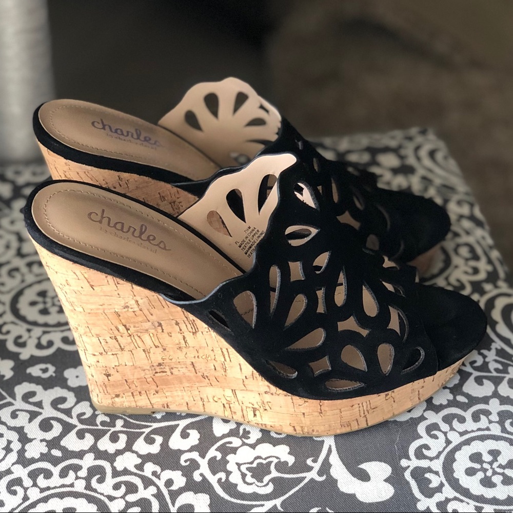 Charles David black wedges! Size 71/2. 🎀